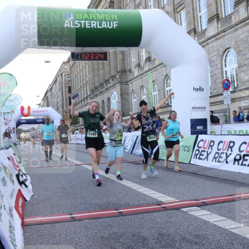 07.09.2025 - BARMER Alsterlauf Strokosch-Dieckow http://msf.ph/oto/8725754 07.09.2025 10:23:22 Ziel 2243, 2246, 2336, 2337, 2499, 3026, 3128, 4528, 4641, 5489, 5586, 5951 meine-sportfotos.de