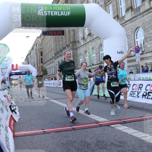 07.09.2025 - BARMER Alsterlauf Strokosch-Dieckow http://msf.ph/oto/8725757 07.09.2025 10:23:23 Ziel 2243, 2246, 2336, 2337, 2499, 3026, 3128, 4641, 5489, 5586 meine-sportfotos.de