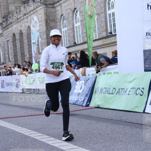 07.09.2025 - BARMER Alsterlauf Strokosch-Dieckow http://msf.ph/oto/8725804 07.09.2025 10:24:03 Ziel 3664, 4813, 4967, 5539 meine-sportfotos.de