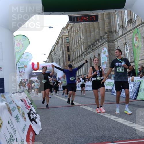 07.09.2025 - BARMER Alsterlauf Strokosch-Dieckow http://msf.ph/oto/8725833 07.09.2025 10:24:15 Ziel 2661, 2996, 3159, 3406, 3407, 3562, 3652, 3653, 3688, 3891, 3908, 4013, 4218, 4341, 4352, 4813 meine-sportfotos.de