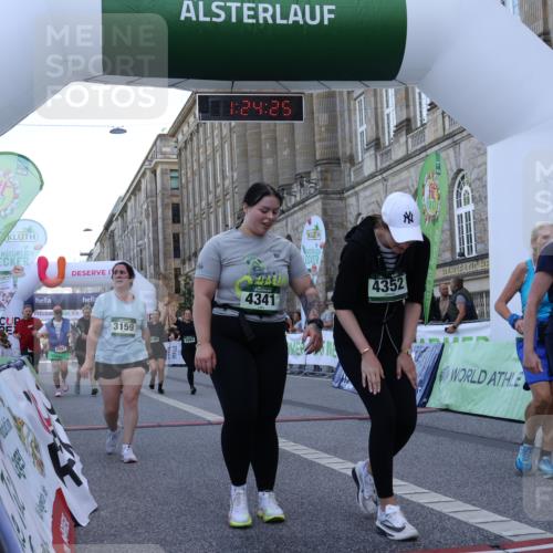 07.09.2025 - BARMER Alsterlauf Strokosch-Dieckow http://msf.ph/oto/8725854 07.09.2025 10:24:23 Ziel 2087, 2261, 2996, 3159, 3562, 3652, 3653, 3688, 3891, 3908, 4013, 4341, 4352, 4841, 5077, 5083, 5085, 5109, 5242, 8005 meine-sportfotos.de