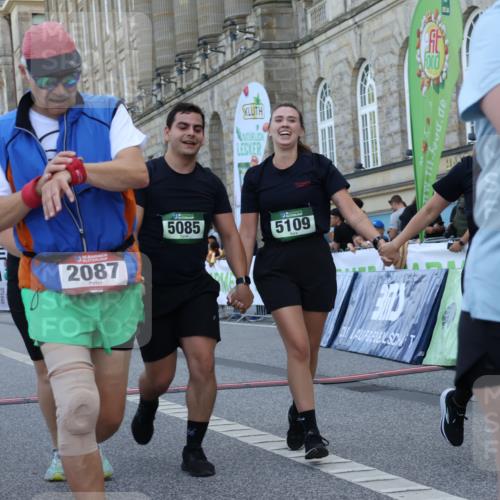07.09.2025 - BARMER Alsterlauf Strokosch-Dieckow http://msf.ph/oto/8725863 07.09.2025 10:24:27 Ziel 2087, 2261, 3159, 3688, 4306, 4841, 5077, 5083, 5085, 5109, 5242, 8005 meine-sportfotos.de