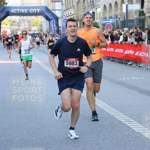 07.09.2025 - BARMER Alsterlauf Strokosch-Dieckow http://msf.ph/oto/8725874 07.09.2025 09:44:32 Ziel 1017, 2389, 3305, 3306, 3702, 4095, 4925, 4959, 5126, 5246, 5317, 5388, 5488, 5904, 5913, 6320, 8225, 8458 meine-sportfotos.de