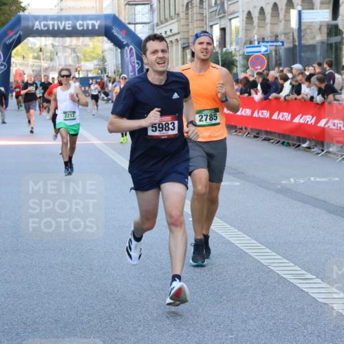 07.09.2025 - BARMER Alsterlauf Strokosch-Dieckow http://msf.ph/oto/8725880 07.09.2025 09:44:31 Ziel 1017, 2389, 3305, 3306, 3702, 4095, 4925, 4959, 5126, 5246, 5317, 5388, 5488, 5904, 5913, 6006, 6320, 8458 meine-sportfotos.de
