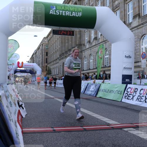 07.09.2025 - BARMER Alsterlauf Strokosch-Dieckow http://msf.ph/oto/8725881 07.09.2025 10:24:35 Ziel 2261, 2684, 2817, 3325, 3326, 4306, 4457, 4841 meine-sportfotos.de