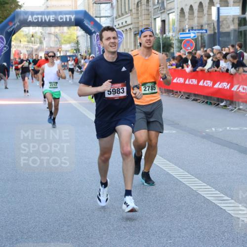 07.09.2025 - BARMER Alsterlauf Strokosch-Dieckow http://msf.ph/oto/8725884 07.09.2025 09:44:31 Ziel 1017, 2389, 3305, 3306, 3702, 4095, 4925, 4959, 5126, 5246, 5317, 5388, 5488, 5904, 5913, 6006, 6320, 8458 meine-sportfotos.de