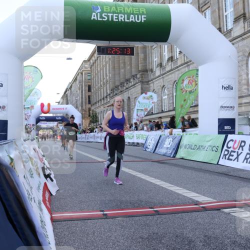 07.09.2025 - BARMER Alsterlauf Strokosch-Dieckow http://msf.ph/oto/8725940 07.09.2025 10:25:11 Ziel 2412, 2905, 4644, 4966, 6102 meine-sportfotos.de