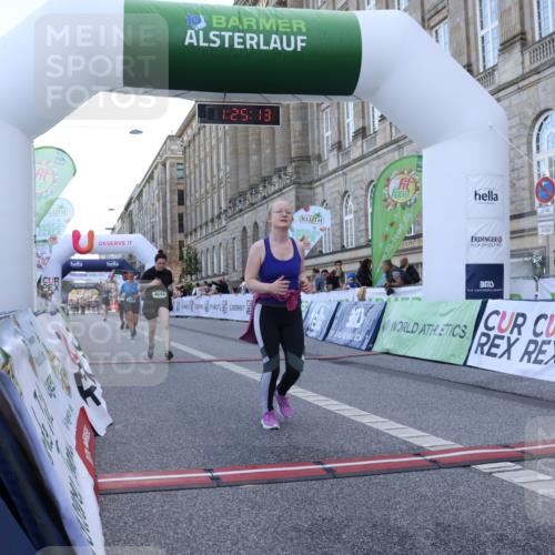 07.09.2025 - BARMER Alsterlauf Strokosch-Dieckow http://msf.ph/oto/8725941 07.09.2025 10:25:12 Ziel 2412, 2905, 4644, 6102 meine-sportfotos.de