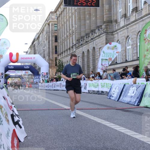 07.09.2025 - BARMER Alsterlauf Strokosch-Dieckow http://msf.ph/oto/8725960 07.09.2025 10:25:20 Ziel 2905, 6102 meine-sportfotos.de