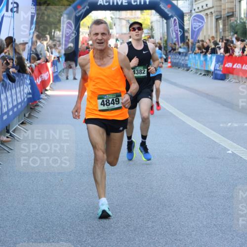 07.09.2025 - BARMER Alsterlauf Strokosch-Dieckow http://msf.ph/oto/8725968 07.09.2025 09:44:10 Ziel 2212, 2340, 2561, 2742, 2785, 3230, 3638, 4543, 4599, 4896, 5500, 5983, 6116, 6120, 6204 meine-sportfotos.de
