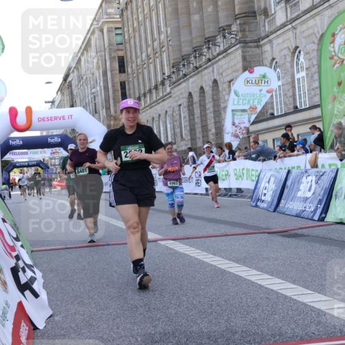 07.09.2025 - BARMER Alsterlauf Strokosch-Dieckow http://msf.ph/oto/8725982 07.09.2025 10:25:39 Ziel 2691, 2692, 4168, 4962, 5610, 5887, 8481 meine-sportfotos.de