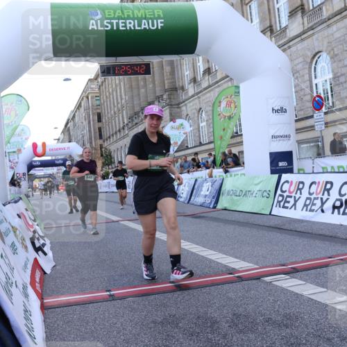 07.09.2025 - BARMER Alsterlauf Strokosch-Dieckow http://msf.ph/oto/8725985 07.09.2025 10:25:40 Ziel 2691, 2692, 4168, 4962, 5610, 5887, 8481 meine-sportfotos.de