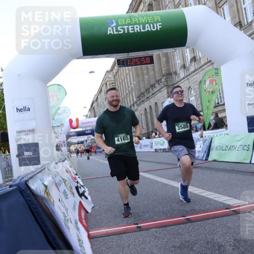 07.09.2025 - BARMER Alsterlauf Strokosch-Dieckow http://msf.ph/oto/8726032 07.09.2025 10:25:56 Ziel 2170, 4165, 5568, 5569 meine-sportfotos.de