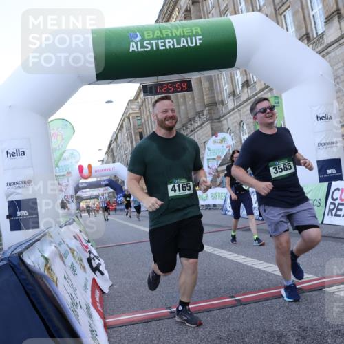 07.09.2025 - BARMER Alsterlauf Strokosch-Dieckow http://msf.ph/oto/8726034 07.09.2025 10:25:57 Ziel 2170, 4165, 5568, 5569, 8219 meine-sportfotos.de