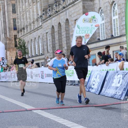 07.09.2025 - BARMER Alsterlauf Strokosch-Dieckow http://msf.ph/oto/8726039 07.09.2025 10:26:01 Ziel 2170, 3076, 3952, 3953, 4165, 5568, 5569, 8219 meine-sportfotos.de