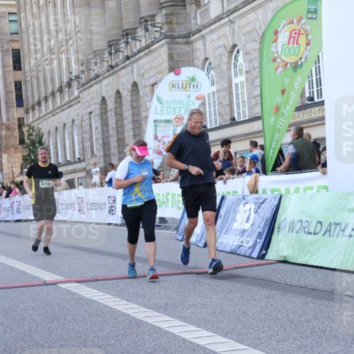 07.09.2025 - BARMER Alsterlauf Strokosch-Dieckow http://msf.ph/oto/8726041 07.09.2025 10:26:01 Ziel 2170, 3076, 3952, 3953, 4165, 5568, 5569, 8219 meine-sportfotos.de