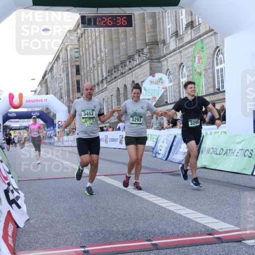 07.09.2025 - BARMER Alsterlauf Strokosch-Dieckow http://msf.ph/oto/8726108 07.09.2025 10:26:35 Ziel 3293, 3295, 3452, 4417 meine-sportfotos.de