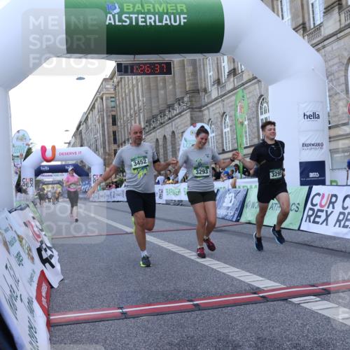 07.09.2025 - BARMER Alsterlauf Strokosch-Dieckow http://msf.ph/oto/8726110 07.09.2025 10:26:35 Ziel 3293, 3295, 3452, 4417 meine-sportfotos.de