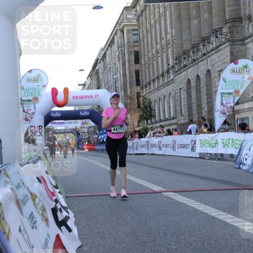 07.09.2025 - BARMER Alsterlauf Strokosch-Dieckow http://msf.ph/oto/8726116 07.09.2025 10:26:37 Ziel 3293, 3295, 3452, 4417 meine-sportfotos.de