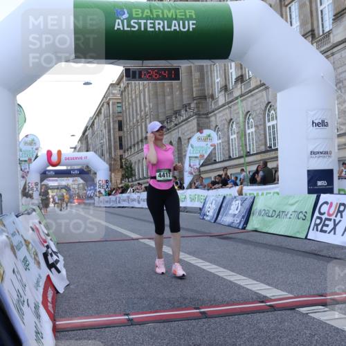 07.09.2025 - BARMER Alsterlauf Strokosch-Dieckow http://msf.ph/oto/8726120 07.09.2025 10:26:39 Ziel 3293, 3295, 3452, 4417 meine-sportfotos.de