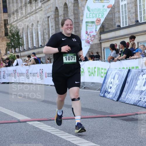07.09.2025 - BARMER Alsterlauf Strokosch-Dieckow http://msf.ph/oto/8726131 07.09.2025 10:26:50 Ziel 3634, 4811, 4816 meine-sportfotos.de