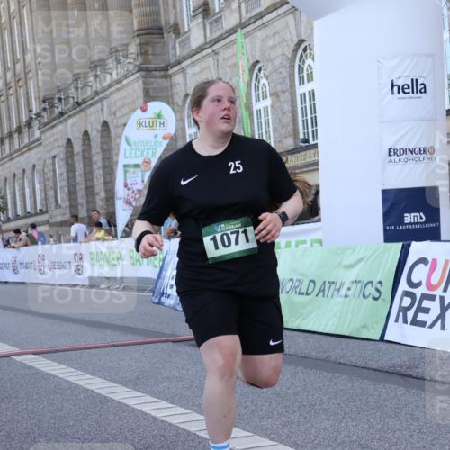 07.09.2025 - BARMER Alsterlauf Strokosch-Dieckow http://msf.ph/oto/8726135 07.09.2025 10:26:51 Ziel 3634, 4811, 4816 meine-sportfotos.de