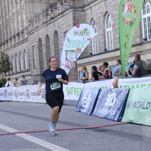 07.09.2025 - BARMER Alsterlauf Strokosch-Dieckow http://msf.ph/oto/8726183 07.09.2025 10:27:17 Ziel 4143, 4144, 4320, 5347, 6004 meine-sportfotos.de