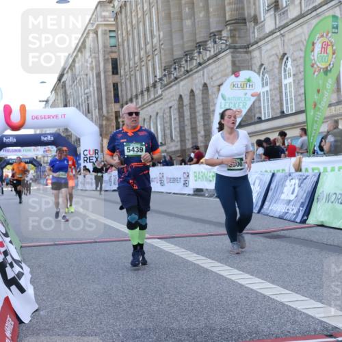 07.09.2025 - BARMER Alsterlauf Strokosch-Dieckow http://msf.ph/oto/8726210 07.09.2025 10:27:33 Ziel 3968, 4713, 5065, 5439, 8300, 8341 meine-sportfotos.de
