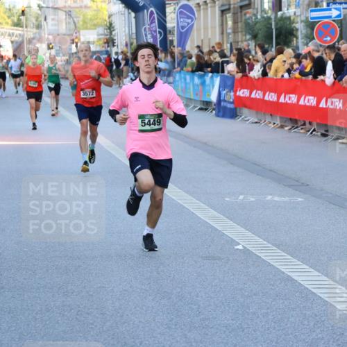07.09.2025 - BARMER Alsterlauf Strokosch-Dieckow http://msf.ph/oto/8726227 07.09.2025 09:43:01 Ziel 2059, 2400, 3814, 3890, 4050, 4963, 5382, 5389, 5714, 8336 meine-sportfotos.de