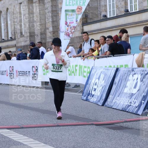 07.09.2025 - BARMER Alsterlauf Strokosch-Dieckow http://msf.ph/oto/8726247 07.09.2025 10:27:48 Ziel 2008, 2119, 2179, 4858, 5327 meine-sportfotos.de