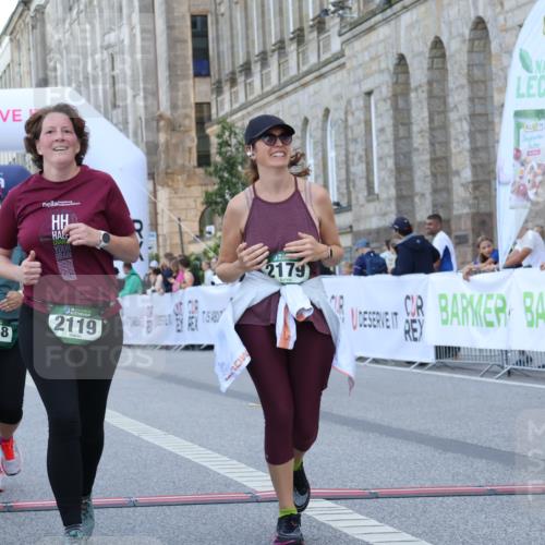 07.09.2025 - BARMER Alsterlauf Strokosch-Dieckow http://msf.ph/oto/8726250 07.09.2025 10:27:50 Ziel 2008, 2119, 2179, 4858, 5327 meine-sportfotos.de