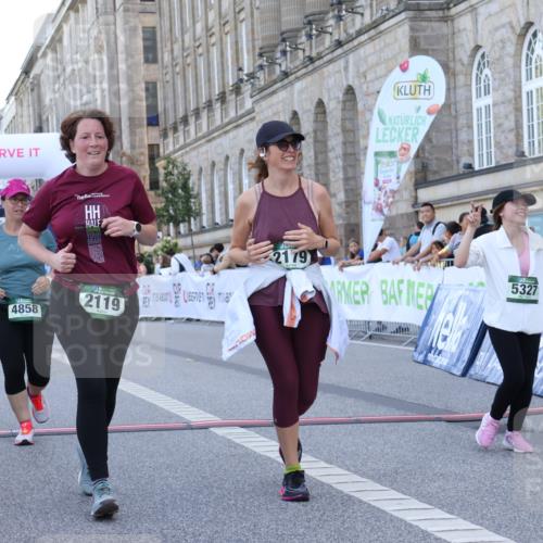 07.09.2025 - BARMER Alsterlauf Strokosch-Dieckow http://msf.ph/oto/8726252 07.09.2025 10:27:50 Ziel 2008, 2119, 2179, 4858, 5327 meine-sportfotos.de