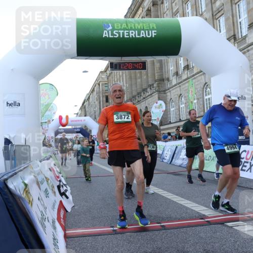 07.09.2025 - BARMER Alsterlauf Strokosch-Dieckow http://msf.ph/oto/8726325 07.09.2025 10:28:38 Ziel 2135, 2136, 2239, 3872, 4994, 5097, 5098, 5275, 5276, 5668, 5669, 6224 meine-sportfotos.de