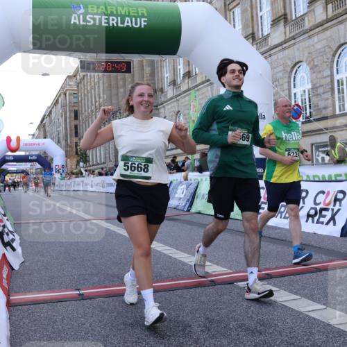 07.09.2025 - BARMER Alsterlauf Strokosch-Dieckow http://msf.ph/oto/8726351 07.09.2025 10:28:47 Ziel 5275, 5276, 5668, 5669, 6224 meine-sportfotos.de
