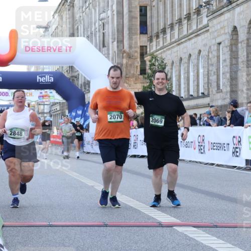 07.09.2025 - BARMER Alsterlauf Strokosch-Dieckow http://msf.ph/oto/8726368 07.09.2025 10:29:00 Ziel 2069, 2070, 2771, 2848, 3508 meine-sportfotos.de