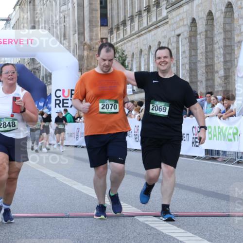 07.09.2025 - BARMER Alsterlauf Strokosch-Dieckow http://msf.ph/oto/8726372 07.09.2025 10:29:01 Ziel 2069, 2070, 2771, 2848 meine-sportfotos.de