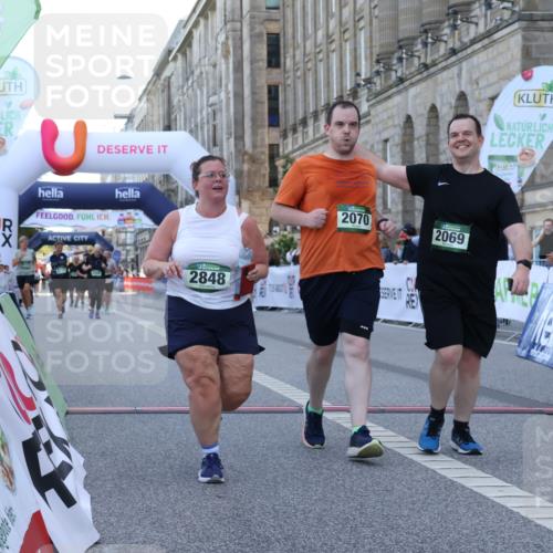 07.09.2025 - BARMER Alsterlauf Strokosch-Dieckow http://msf.ph/oto/8726375 07.09.2025 10:29:02 Ziel 2069, 2070, 2771, 2848, 4688, 4689, 6111, 6112 meine-sportfotos.de