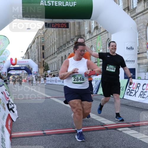 07.09.2025 - BARMER Alsterlauf Strokosch-Dieckow http://msf.ph/oto/8726381 07.09.2025 10:29:03 Ziel 2069, 2070, 2771, 2848, 4688, 4689, 6111, 6112 meine-sportfotos.de