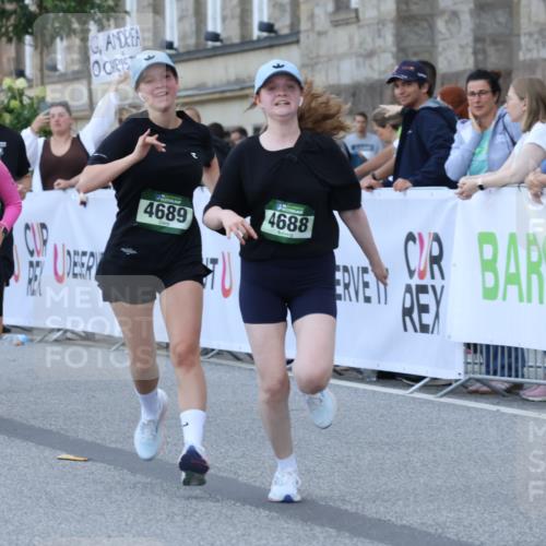 07.09.2025 - BARMER Alsterlauf Strokosch-Dieckow http://msf.ph/oto/8726382 07.09.2025 10:29:06 Ziel 2052, 2069, 2070, 2485, 2714, 2848, 4688, 4689, 5755, 6111, 6112 meine-sportfotos.de