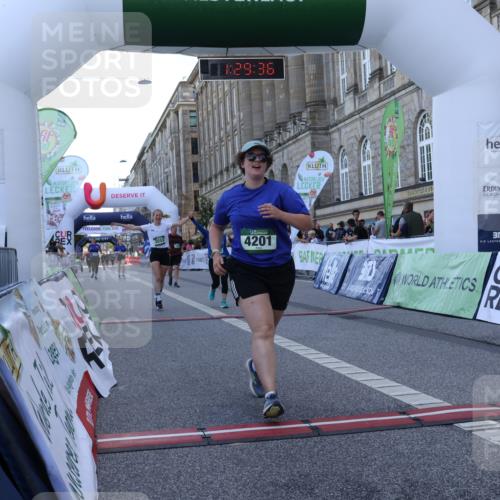 07.09.2025 - BARMER Alsterlauf Strokosch-Dieckow http://msf.ph/oto/8726444 07.09.2025 10:29:35 Ziel 3457, 3495, 3542, 3553, 3560, 4201 meine-sportfotos.de