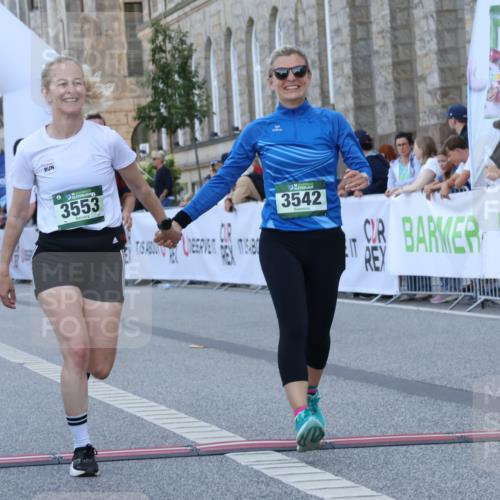07.09.2025 - BARMER Alsterlauf Strokosch-Dieckow http://msf.ph/oto/8726446 07.09.2025 10:29:36 Ziel 3457, 3495, 3542, 3553, 3560, 4000, 4201 meine-sportfotos.de