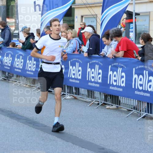 07.09.2025 - BARMER Alsterlauf Strokosch-Dieckow http://msf.ph/oto/8726451 07.09.2025 09:41:52 Ziel 3690, 5120, 5763, 6013, 6066, 8025, 8358, 8389 meine-sportfotos.de