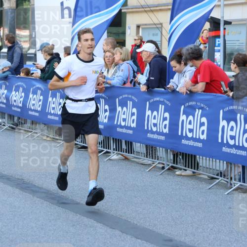 07.09.2025 - BARMER Alsterlauf Strokosch-Dieckow http://msf.ph/oto/8726454 07.09.2025 09:41:52 Ziel 3690, 5120, 5763, 6013, 6066, 8025, 8358, 8389 meine-sportfotos.de