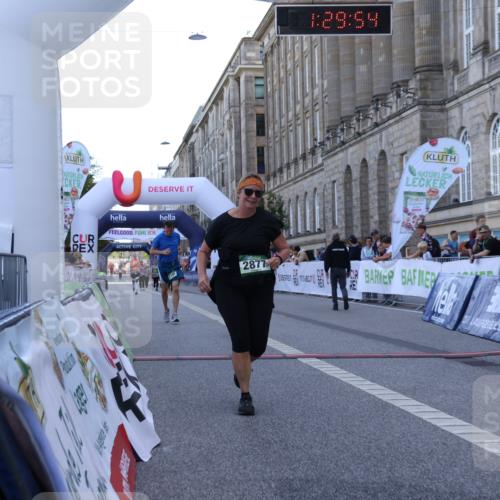 07.09.2025 - BARMER Alsterlauf Strokosch-Dieckow http://msf.ph/oto/8726471 07.09.2025 10:29:53 Ziel 2877, 3141, 3165 meine-sportfotos.de