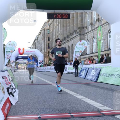 07.09.2025 - BARMER Alsterlauf Strokosch-Dieckow http://msf.ph/oto/8726533 07.09.2025 10:30:49 Ziel 4126 meine-sportfotos.de