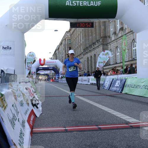 07.09.2025 - BARMER Alsterlauf Strokosch-Dieckow http://msf.ph/oto/8726539 07.09.2025 10:30:50 Ziel 4126 meine-sportfotos.de