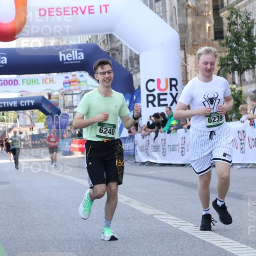 07.09.2025 - BARMER Alsterlauf Strokosch-Dieckow http://msf.ph/oto/8726548 07.09.2025 10:31:16 Ziel 6239, 6240 meine-sportfotos.de