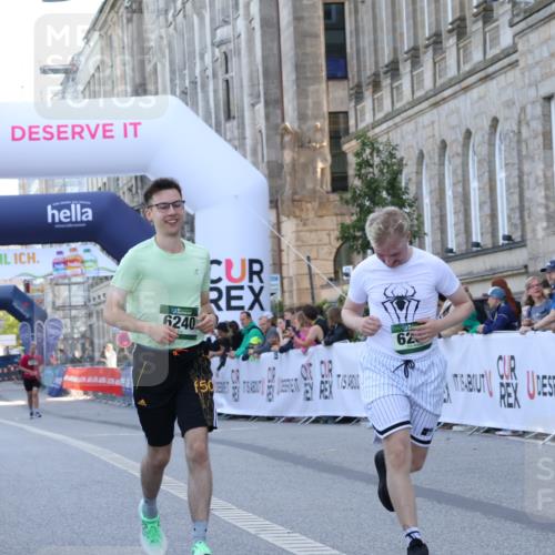 07.09.2025 - BARMER Alsterlauf Strokosch-Dieckow http://msf.ph/oto/8726549 07.09.2025 10:31:16 Ziel 6239, 6240 meine-sportfotos.de