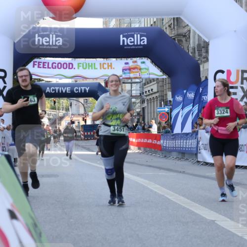 07.09.2025 - BARMER Alsterlauf Strokosch-Dieckow http://msf.ph/oto/8726572 07.09.2025 10:31:33 Ziel 2563, 3324, 3451 meine-sportfotos.de