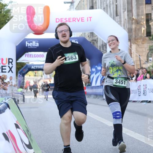 07.09.2025 - BARMER Alsterlauf Strokosch-Dieckow http://msf.ph/oto/8726575 07.09.2025 10:31:36 Ziel 2563, 3324, 3451 meine-sportfotos.de